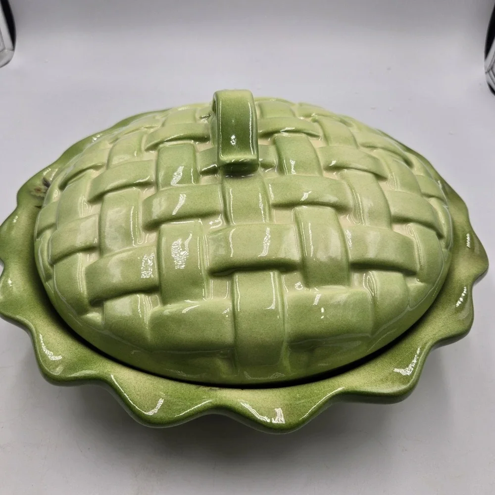 VTG 1976 Bell Ceramics Covered Apple Pie Recipe Dish with Lattice Lid Green